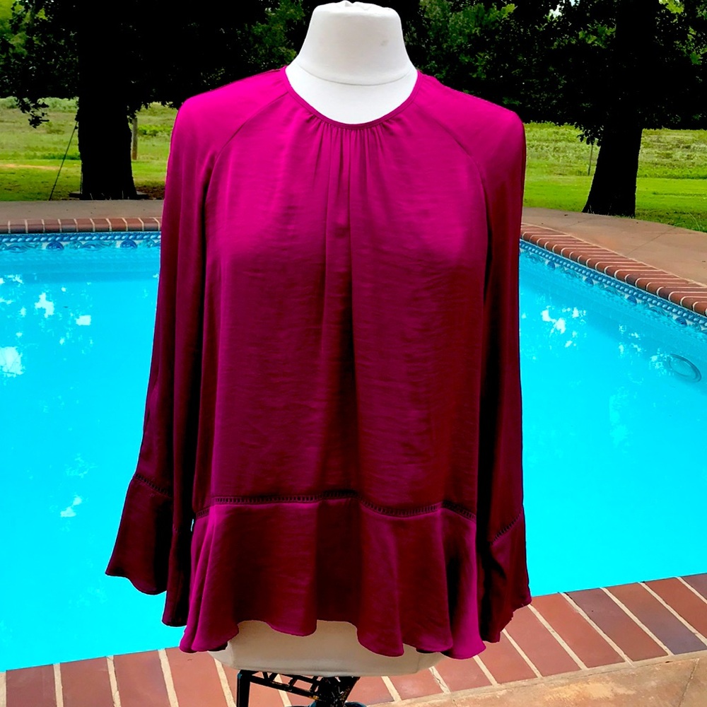 Mossimo Women’s, Large, fuchsia flowy blouse.